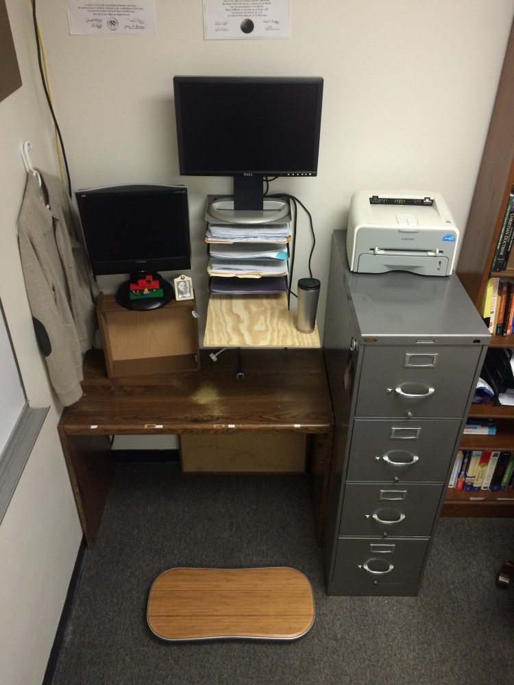 My Sitstand Desk Nick Byrd, Ph.D.